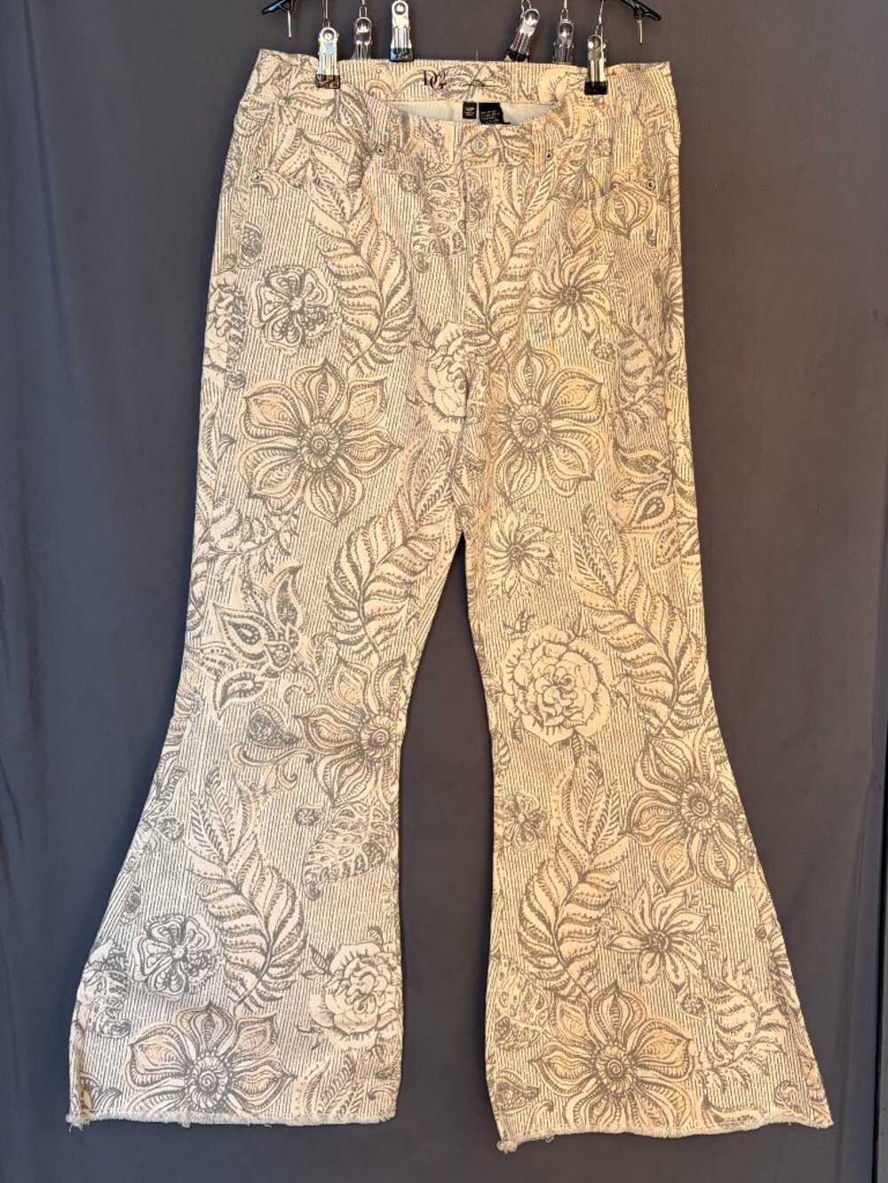 DG2 by Diane Gilman Printed Flare Jeans Stretch Floral Cream size 14